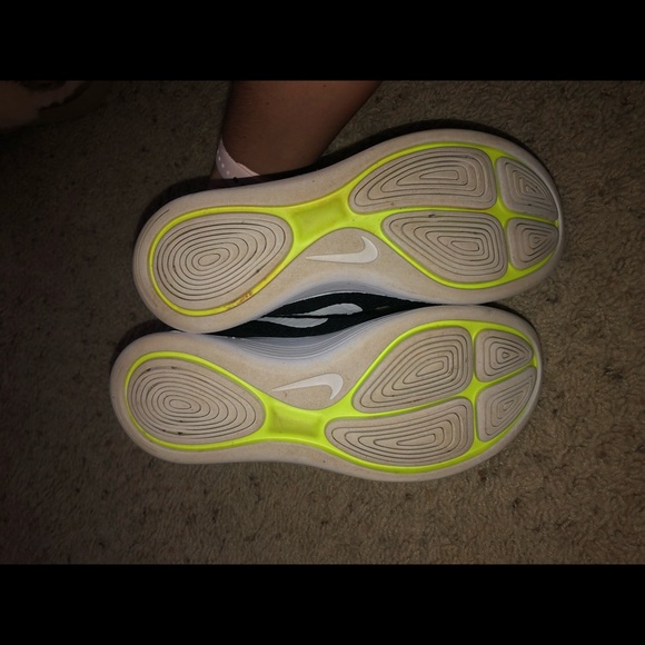 shoes - Picture 5 of 6